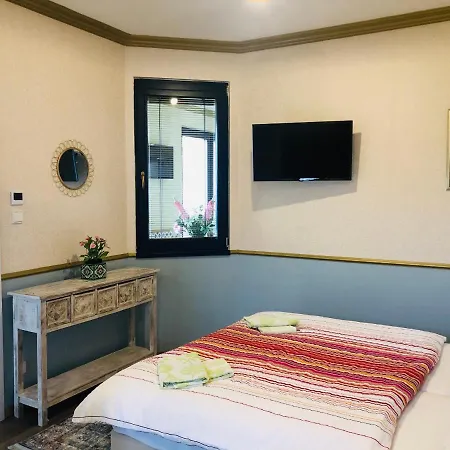Apartmanovy Dom Andalusia Velky Meder